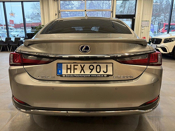 Lexus ES-Serie 4 of 5