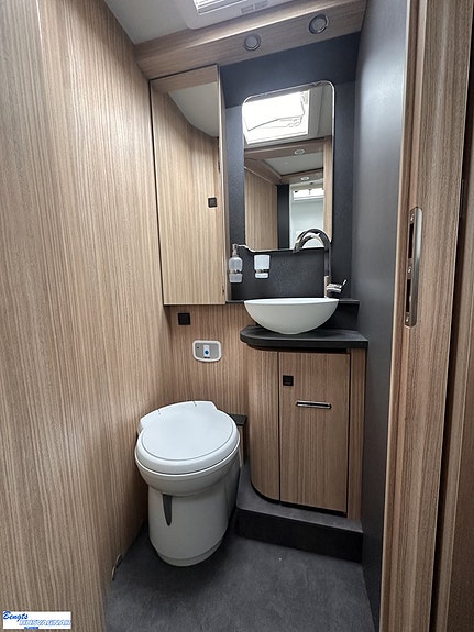 Malibu I 470 Comfort 4,2t | NYHET | ALDE | DUBBELGOLV 15 of 21