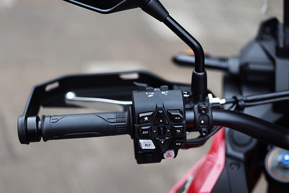 Honda Africa Twin | CRF1100 | GP-Röd | NU I LAGER 11 of 14