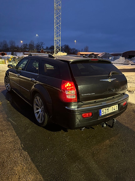Chrysler 300C 3 of 5