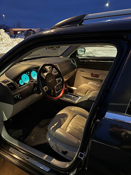Chrysler 300C 5 of 5