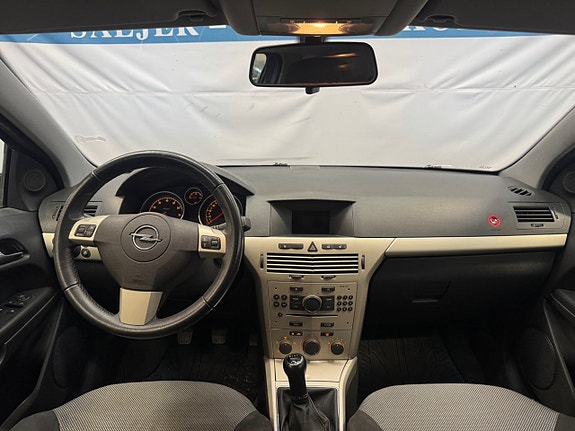 Opel Astra 14 of 16