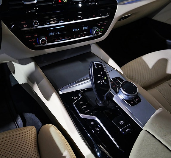 BMW 530e 14 of 21