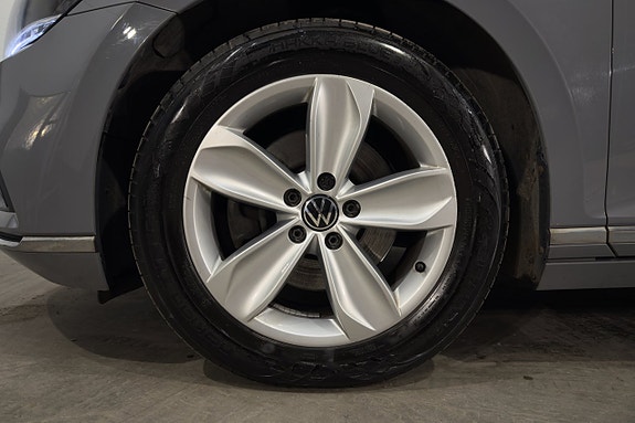 Volkswagen Passat 24 of 24