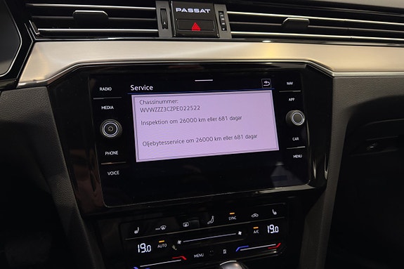 Volkswagen Passat 18 of 24
