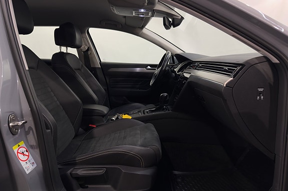 Volkswagen Passat 22 of 24