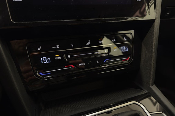 Volkswagen Passat 20 of 24