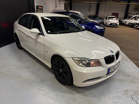 BMW 318 2 of 5
