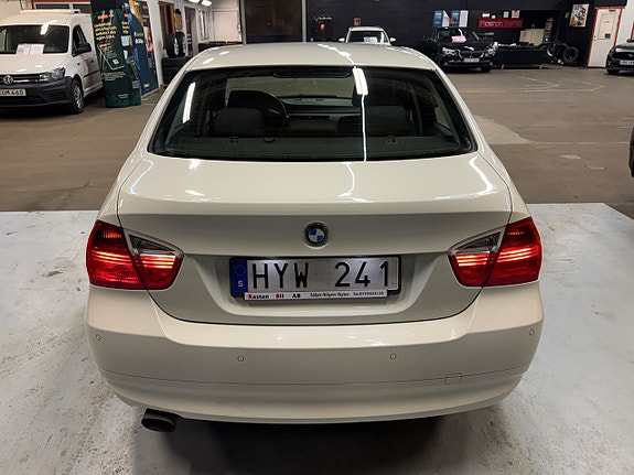 BMW 318 8 of 22