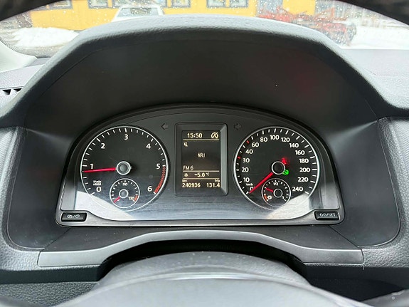 Volkswagen Caddy Alltrack 12 of 15