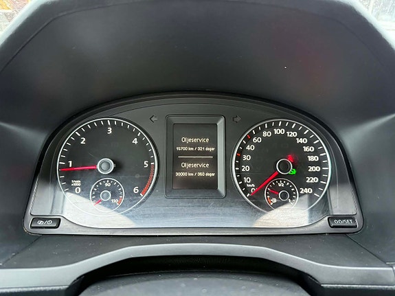 Volkswagen Caddy Alltrack 13 of 15