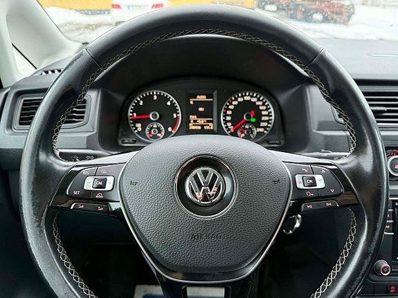 Volkswagen Caddy Alltrack 11 of 15