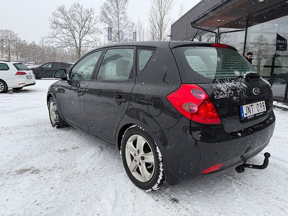 Kia Ceed 4 of 6