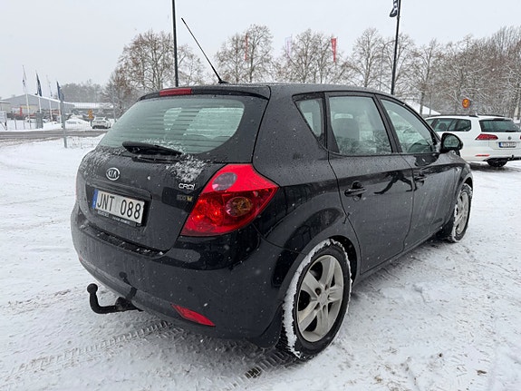 Kia Ceed 3 of 6