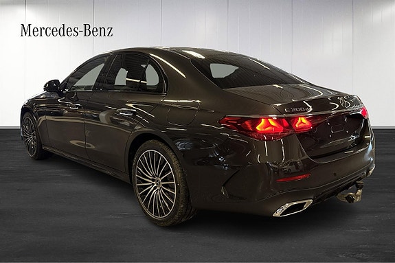 Mercedes-Benz E300 de 3 of 12