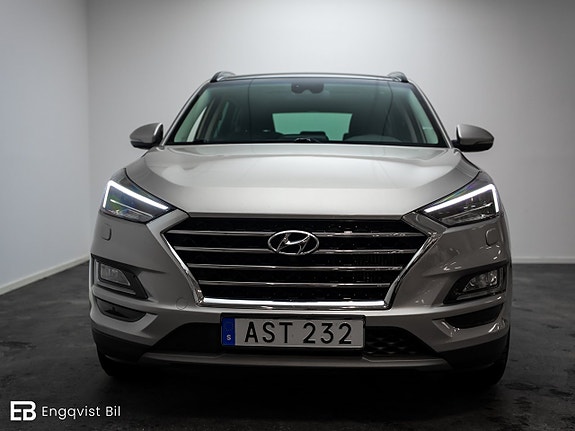 Hyundai Tucson 2 of 5