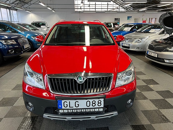 Skoda Octavia Scout 6 of 17