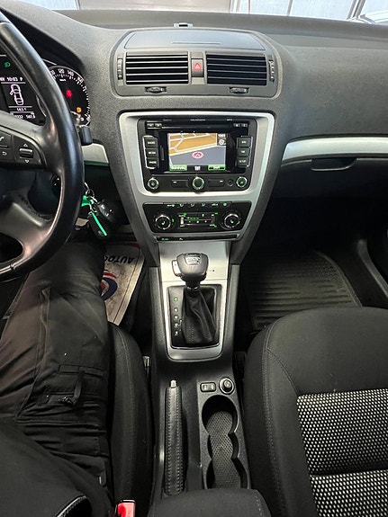 Skoda Octavia Scout 15 of 17