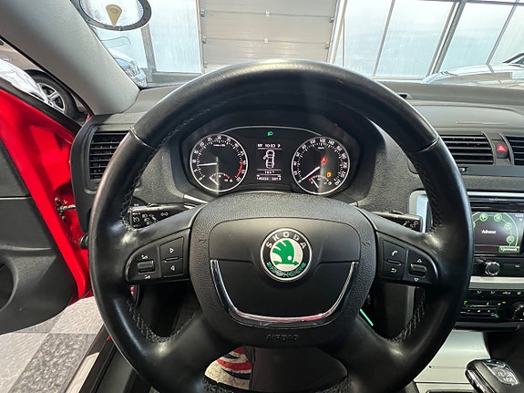 Skoda Octavia Scout 14 of 17