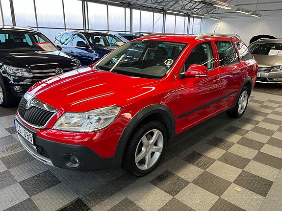 Skoda Octavia Scout 2 of 5
