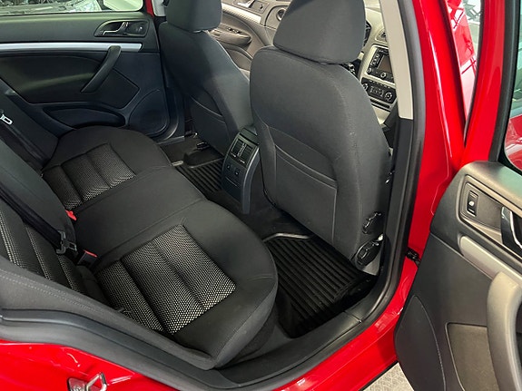 Skoda Octavia Scout 11 of 17