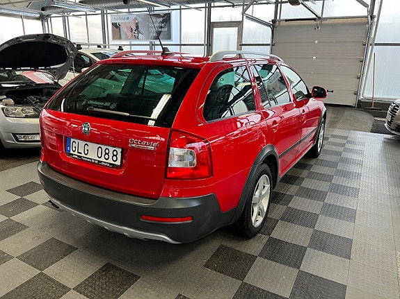 Skoda Octavia Scout 4 of 5