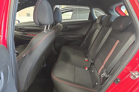 Hyundai i20 8 of 16
