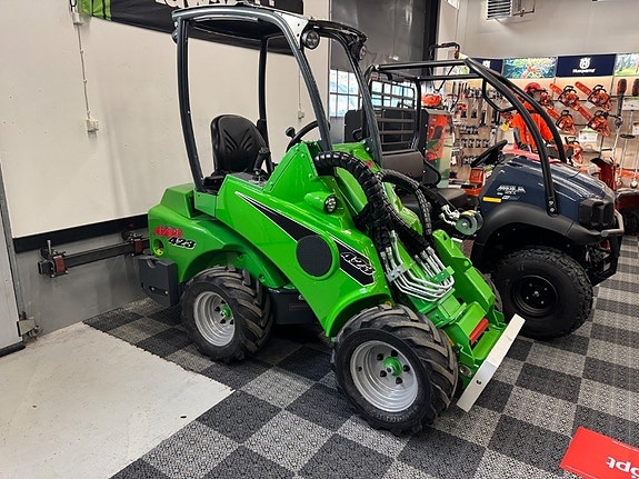 Avant 423 Kompaktlastare 🚜 – OMG LEV