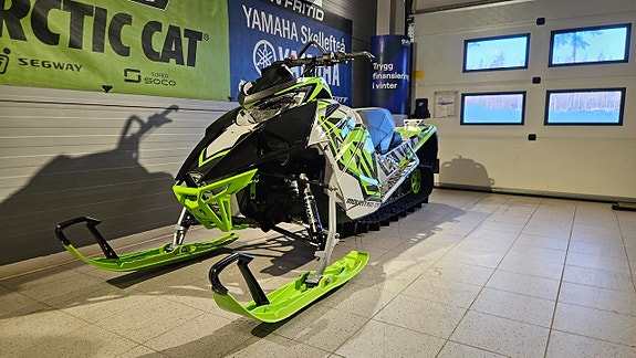 Arctic Cat M8000 Mountain Cat Räntekampanj
