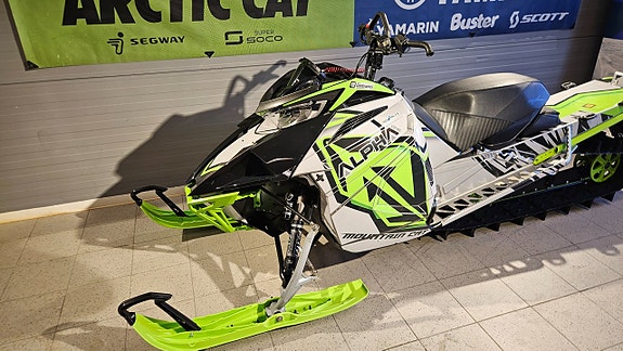 Arctic Cat M8000 Mountain Cat Räntekampanj 2 of 4