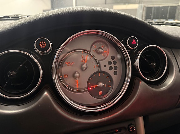 MINI Cooper 18 of 21