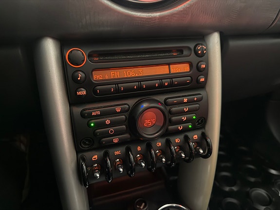 MINI Cooper 19 of 21