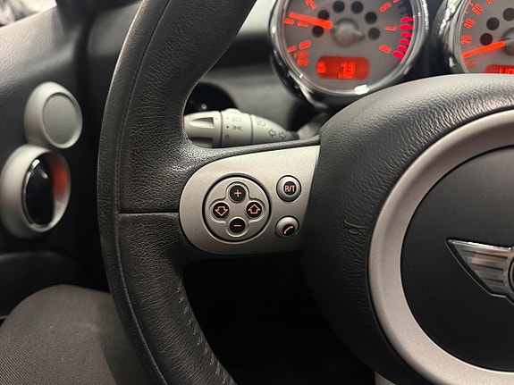 MINI Cooper 20 of 21