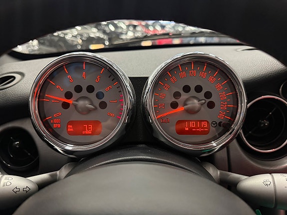 MINI Cooper 17 of 21