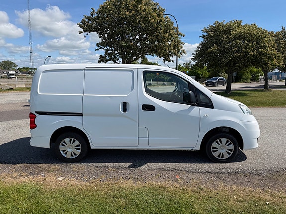 Nissan NV200 5 of 5