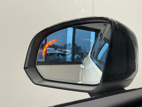 Volvo XC40 14 of 27