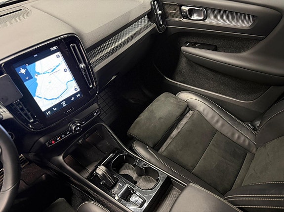 Volvo XC40 20 of 27
