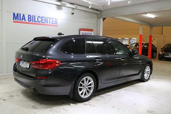 BMW 520d 3 of 5