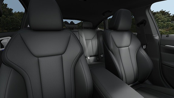BMW i4 10 of 13