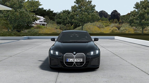 BMW i4 3 of 13