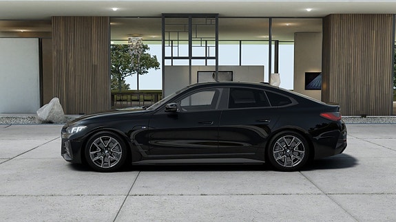 BMW i4 4 of 13