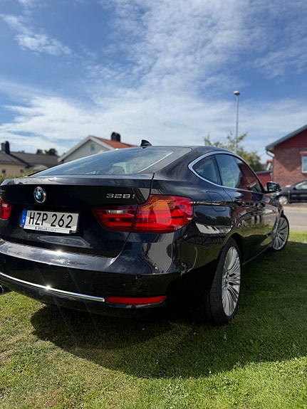 BMW 328i 14 of 18