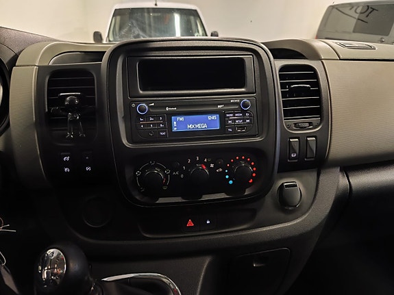 Renault Trafic 7 of 14