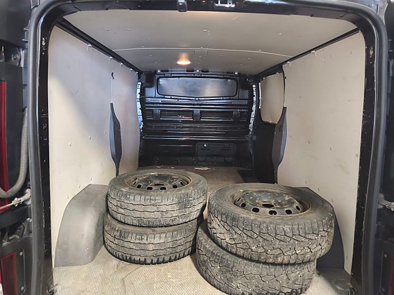 Renault Trafic 9 of 14