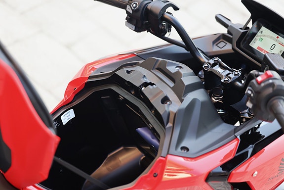 Honda NC750X DCT | Röd 10 of 14
