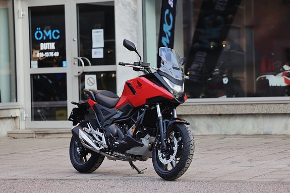 Honda NC750X DCT | Röd 3 of 14