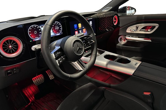 Mercedes-Benz CLA350 7 of 27