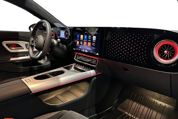 Mercedes-Benz CLA350 9 of 27