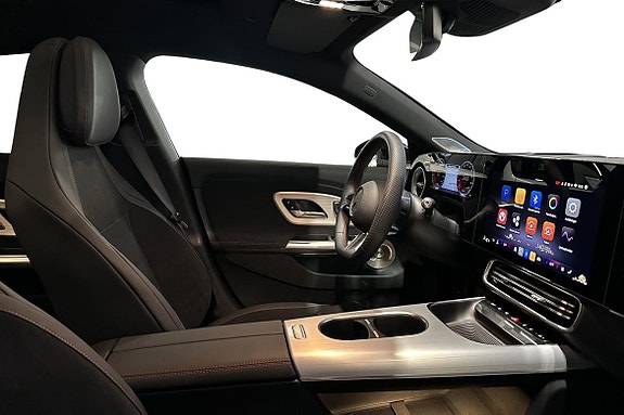 Mercedes-Benz CLA350 10 of 27
