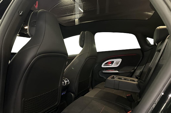 Mercedes-Benz CLA350 11 of 27